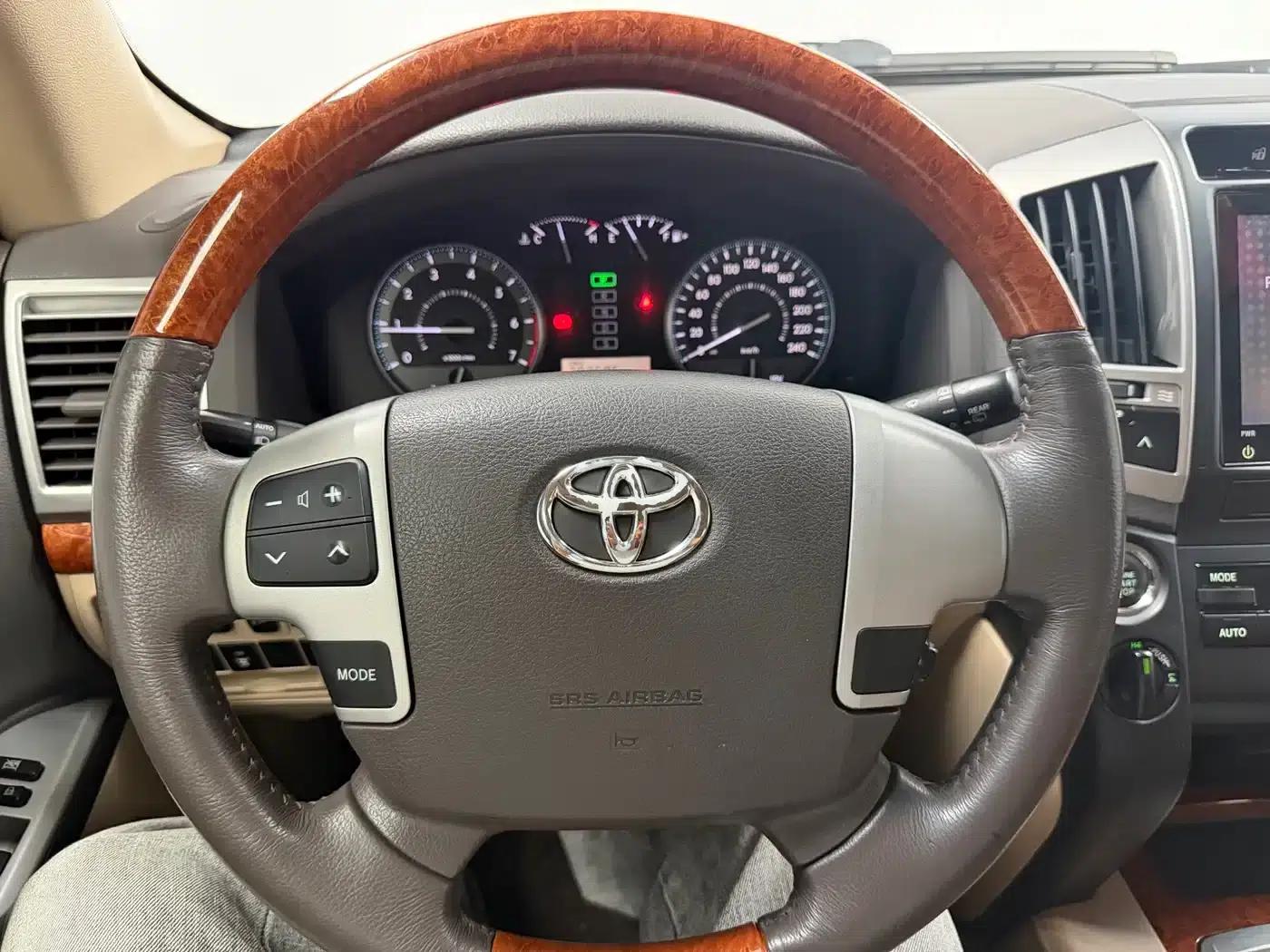 2015 Land Cruiser Imported Model 4.6L V8 Middle East Limited Edition — миниатюра 14