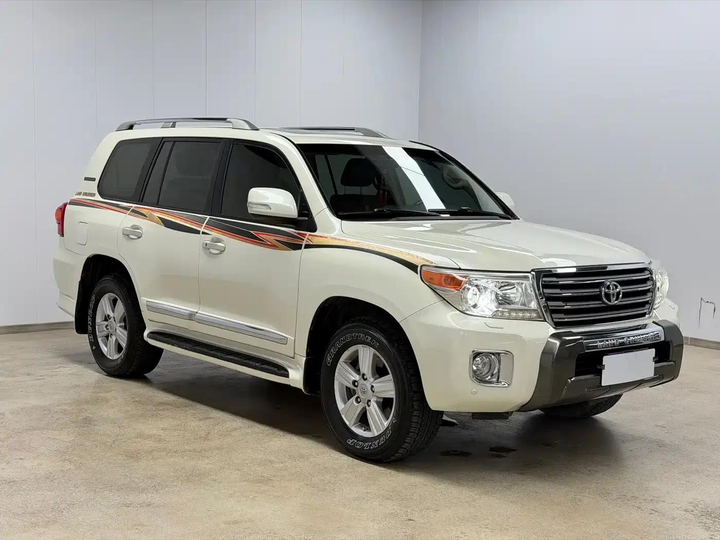 2015 Land Cruiser Imported Model 4.6L V8 Middle East Limited Edition — миниатюра 4