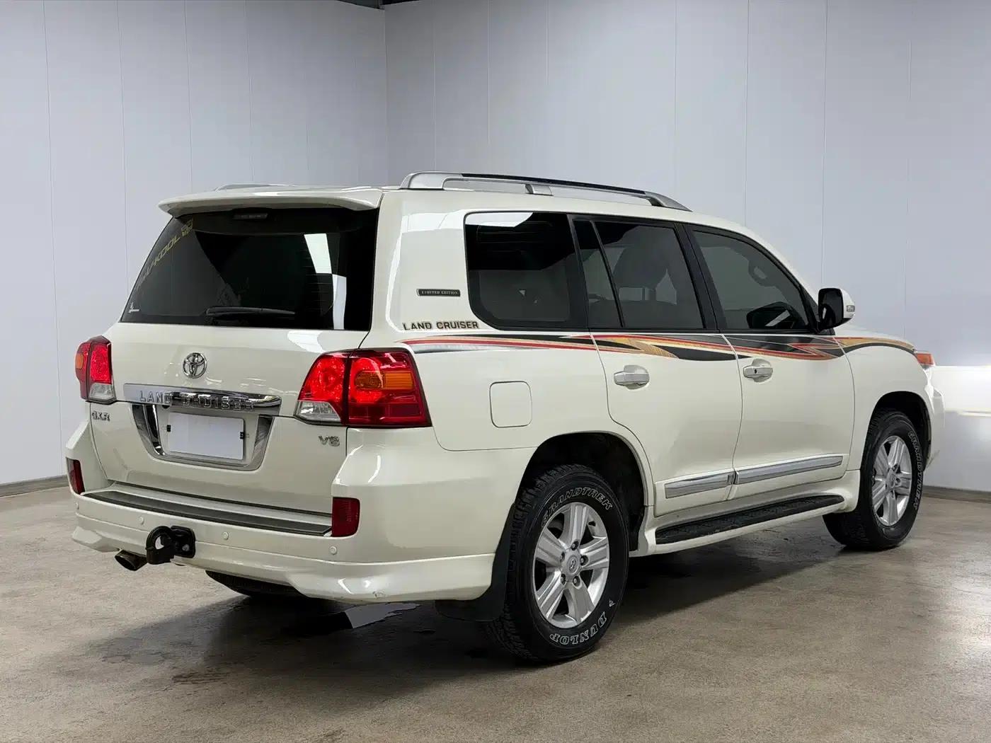 2015 Land Cruiser Imported Model 4.6L V8 Middle East Limited Edition — миниатюра 5
