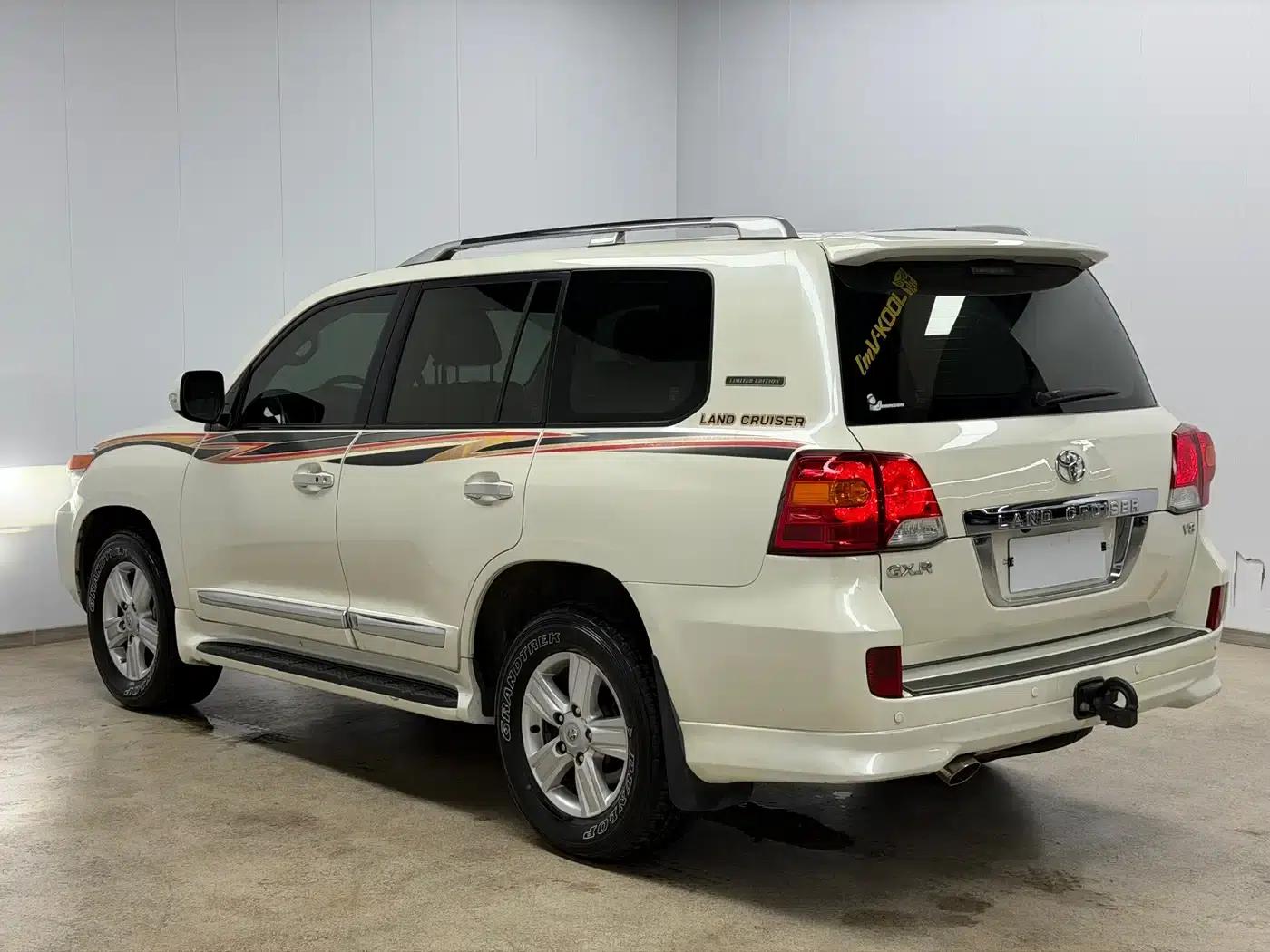 2015 Land Cruiser Imported Model 4.6L V8 Middle East Limited Edition — миниатюра 6