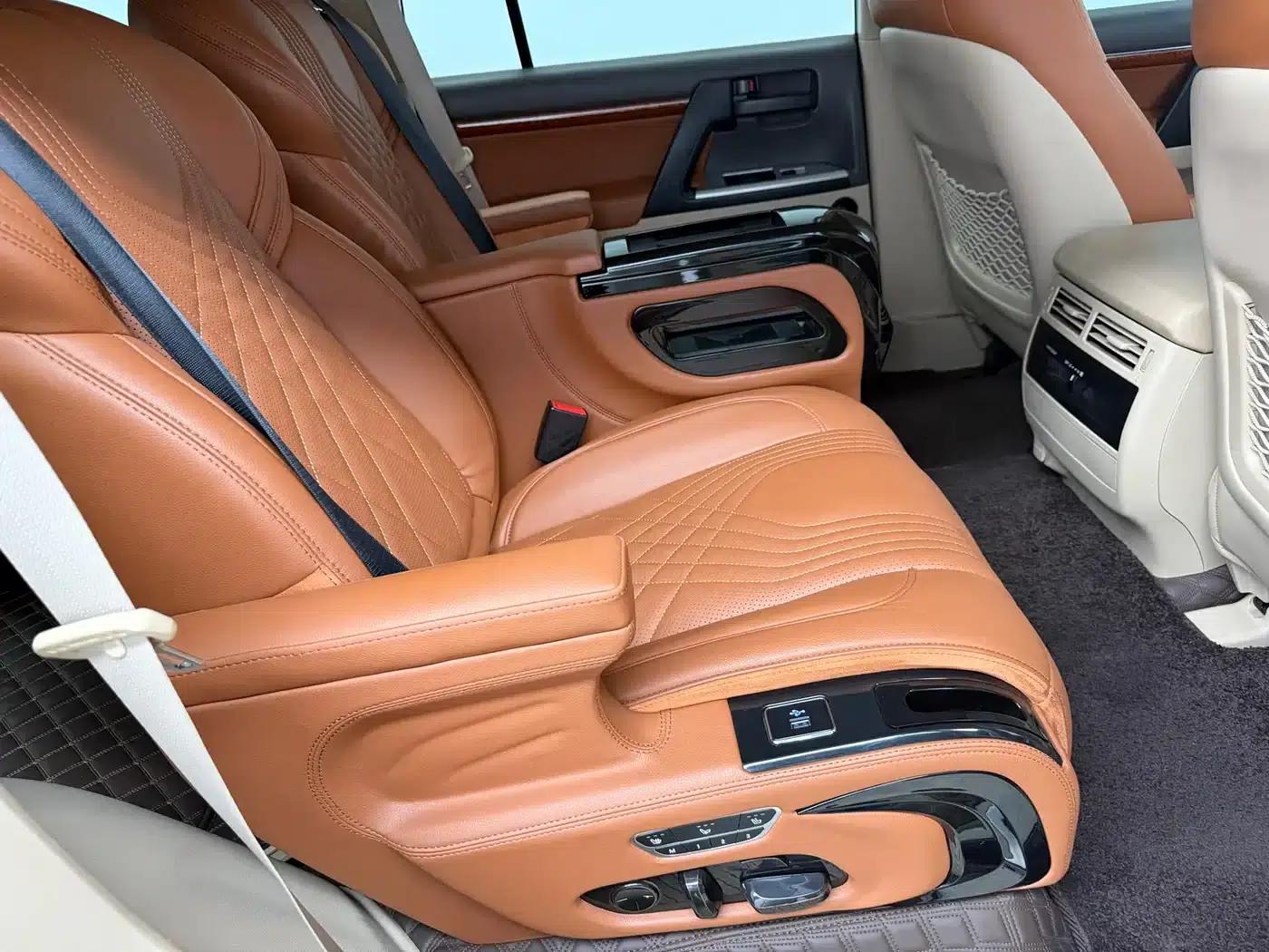 2015 Land Cruiser Imported Model 4.6L V8 Middle East Limited Edition — миниатюра 9