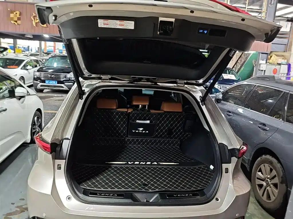 Venza 2022 Hybrid 2.5L CVT 2WD Premium Edition — миниатюра 19