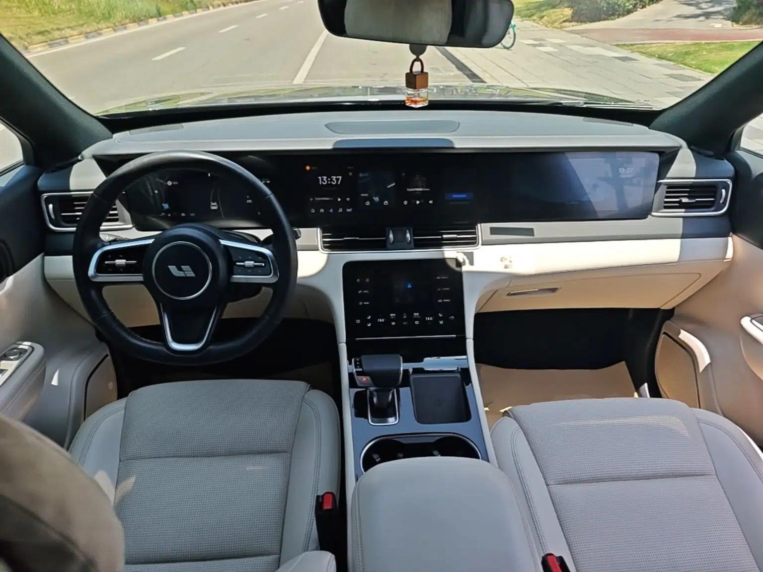 Li Auto ONE 2021 Extended-Range 6-Seater Version — миниатюра 13
