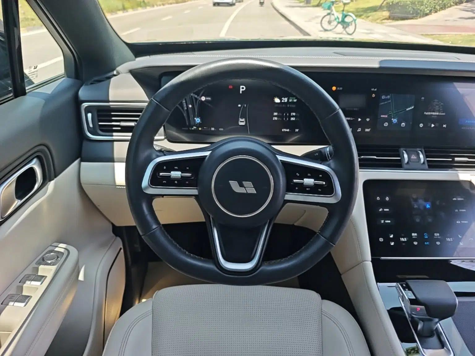 Li Auto ONE 2021 Extended-Range 6-Seater Version — миниатюра 14
