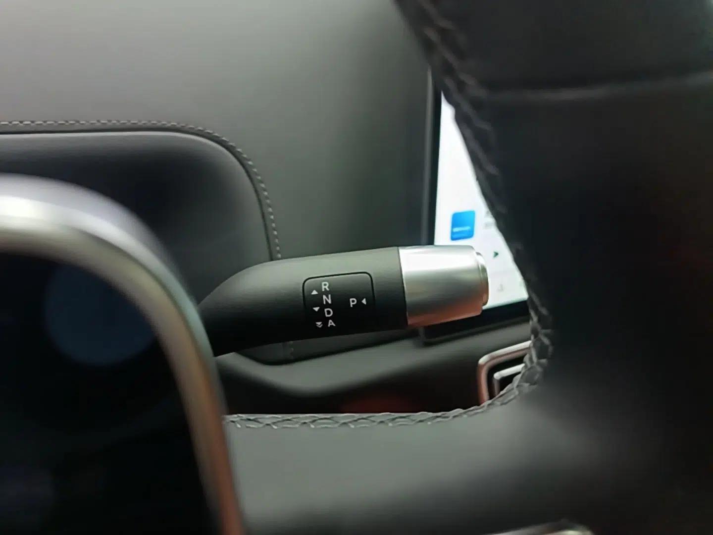 Li Auto L9 2024 Ultra Model — миниатюра 17