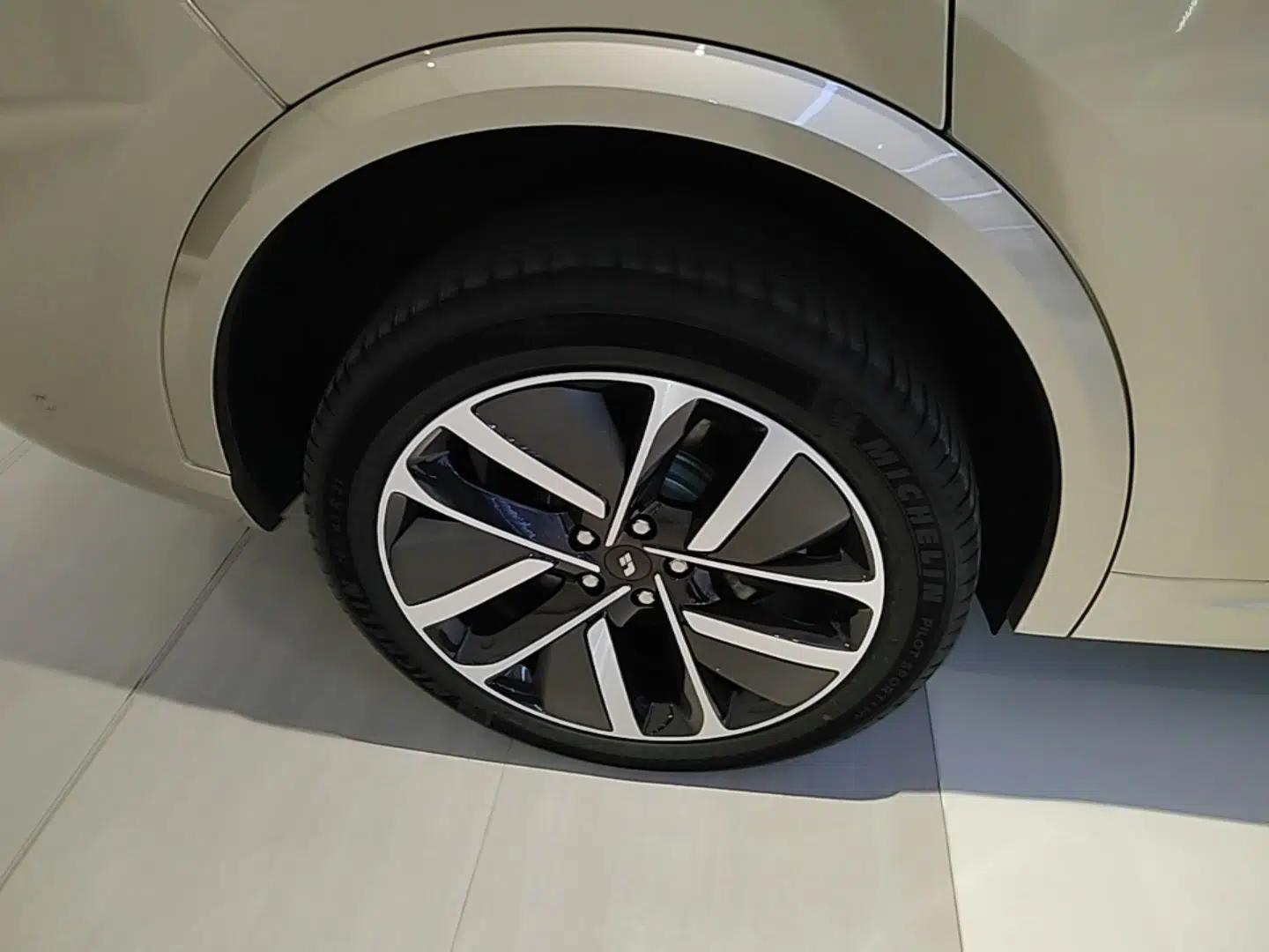 Li Auto L9 2024 Ultra Model — миниатюра 10