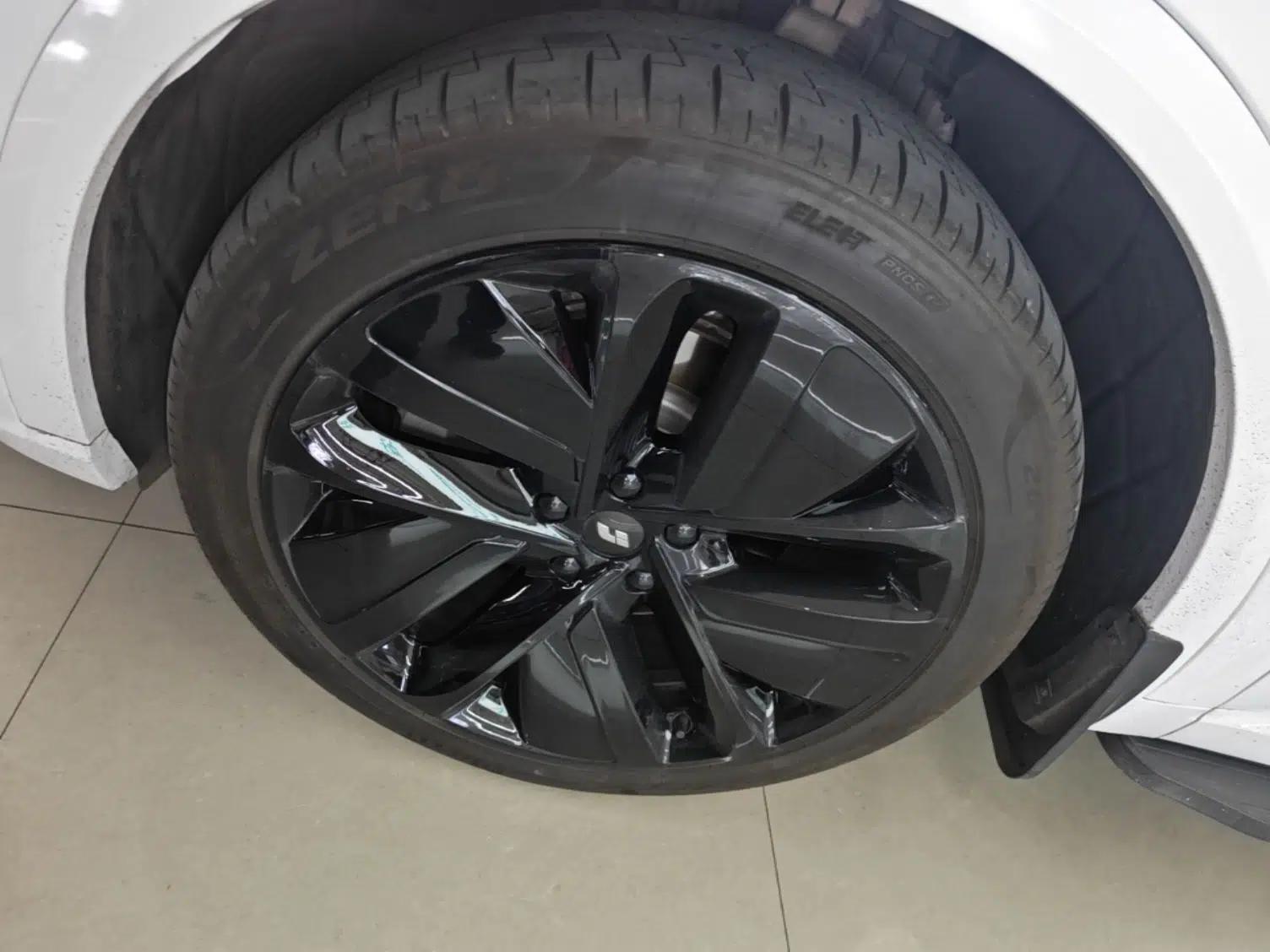 Li Auto L9 2022 Max model — миниатюра 8