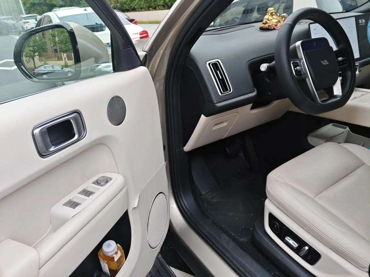 Li Auto L9 2022 Max model — миниатюра 17