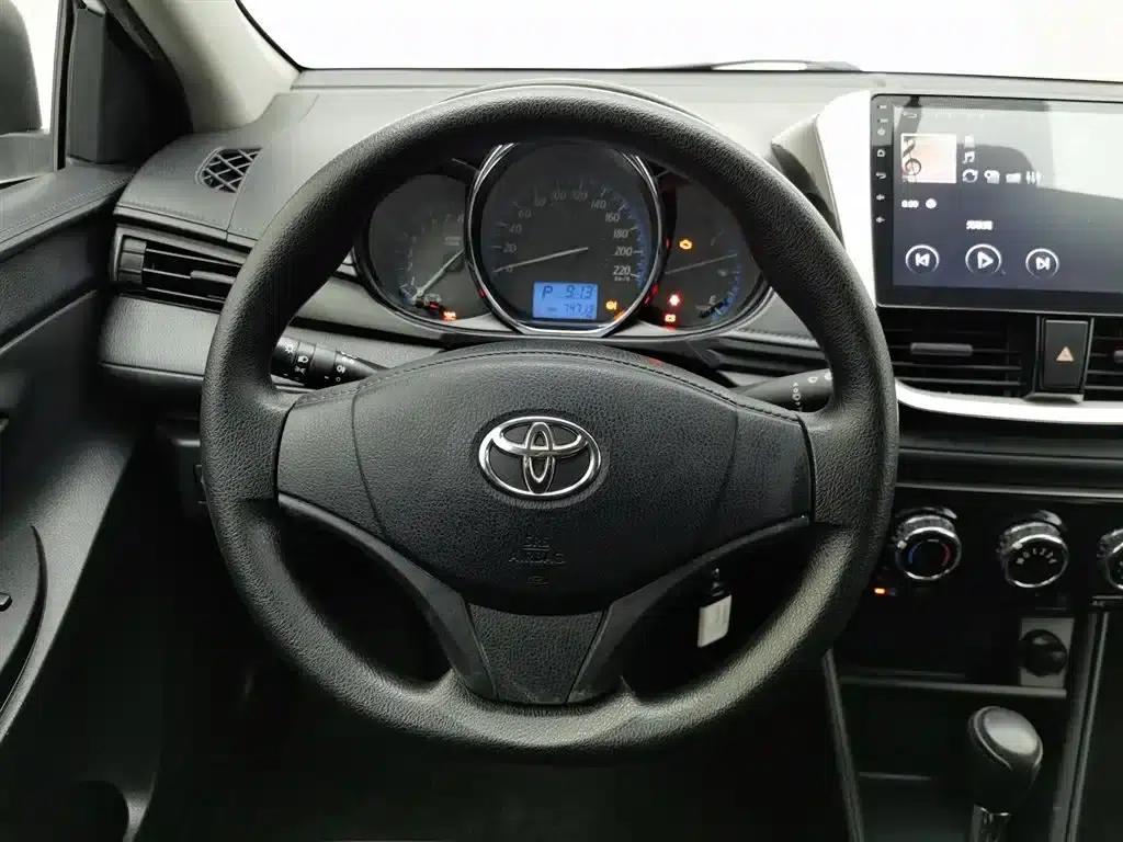 YARiS L 2017 1.5E CVT Dynamic Edition — миниатюра 11