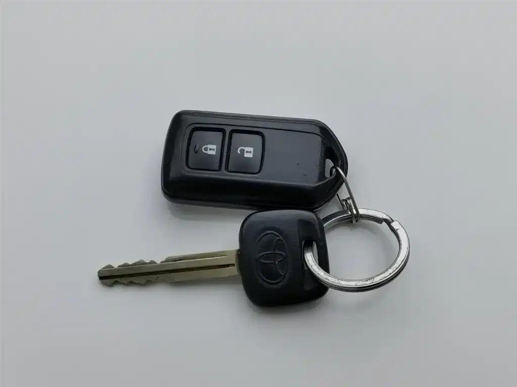 YARiS L 2017 1.5E CVT Dynamic Edition — миниатюра 19