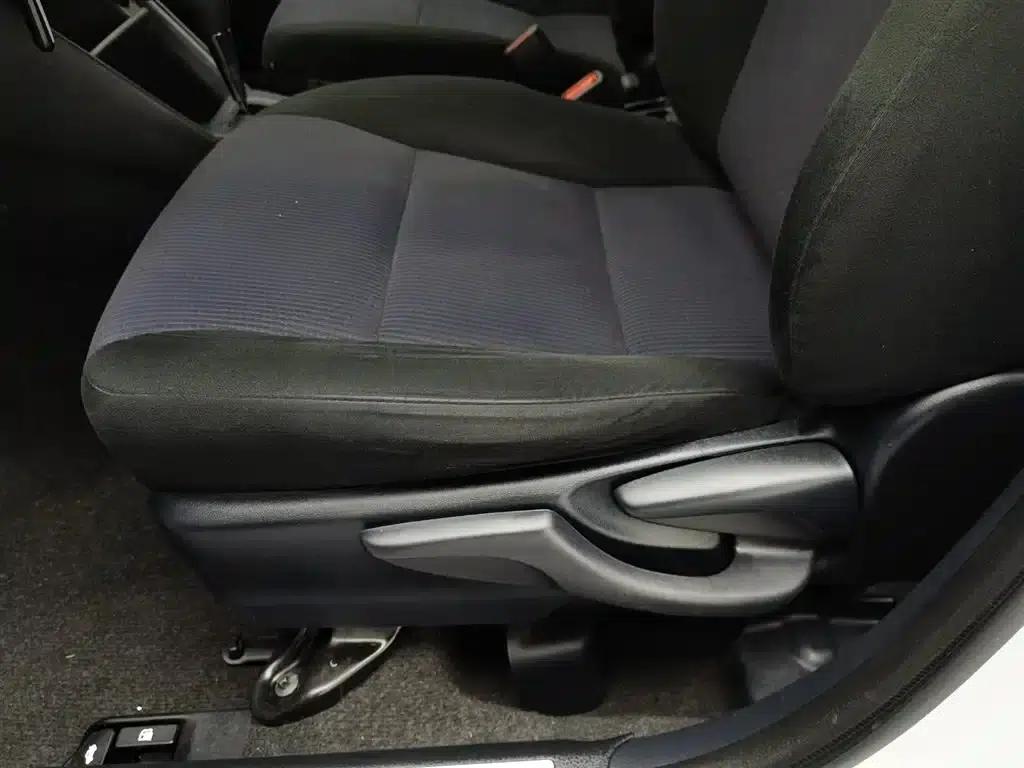 YARiS L 2017 1.5E CVT Dynamic Edition — миниатюра 20