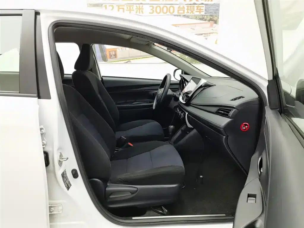 YARiS L 2017 1.5E CVT Dynamic Edition — миниатюра 23