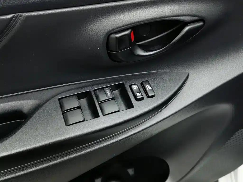YARiS L 2017 1.5E CVT Dynamic Edition — миниатюра 9