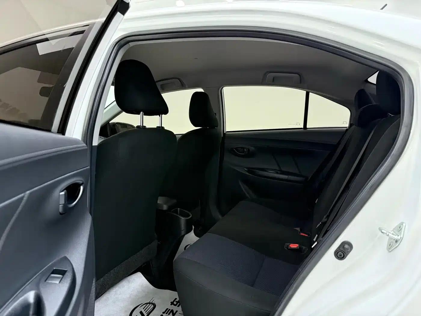 YARiS L 2020 1.5L CVT Leading Edition — миниатюра 8