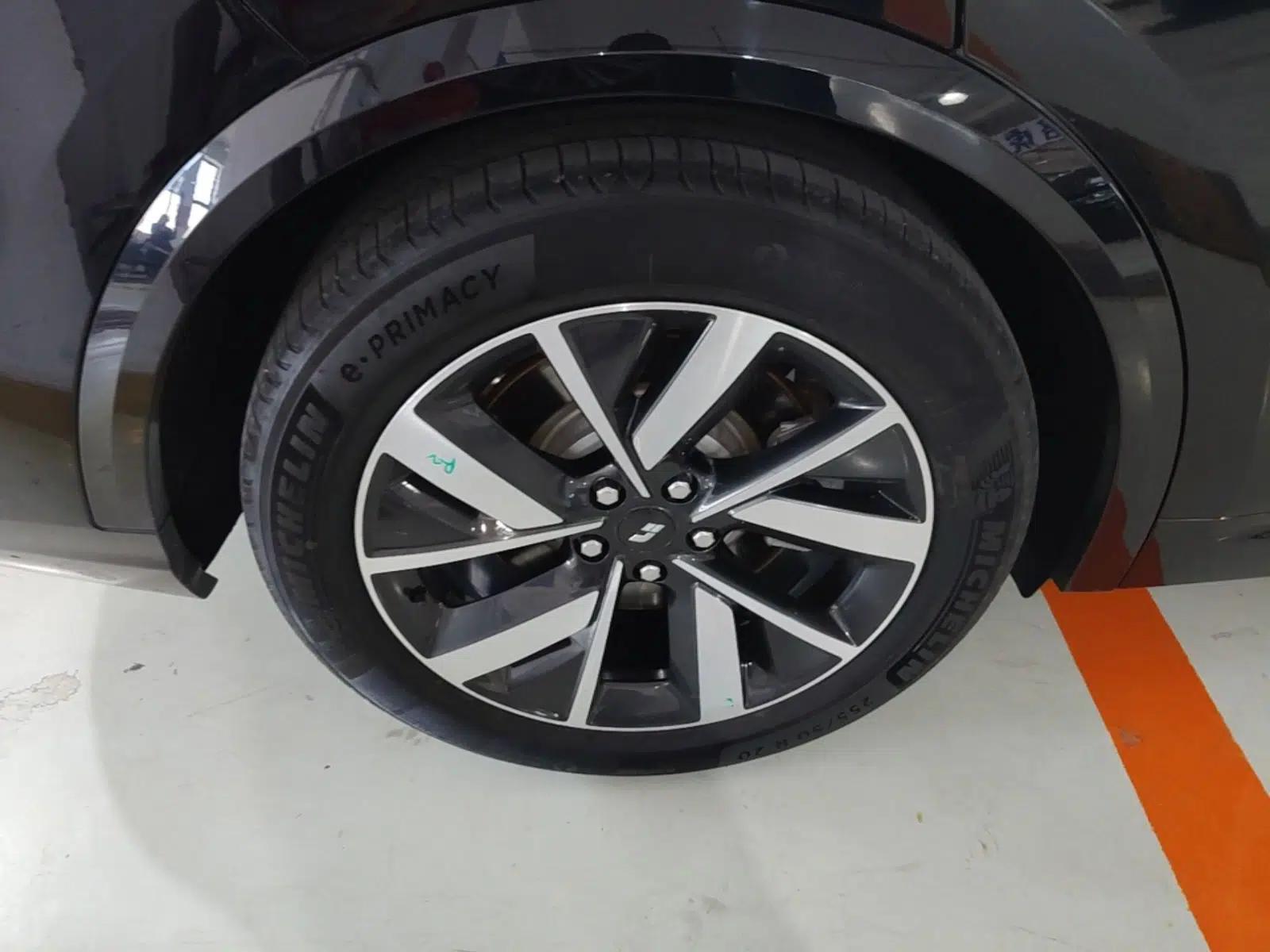 Li Auto L8 2023 Pro Model — миниатюра 10