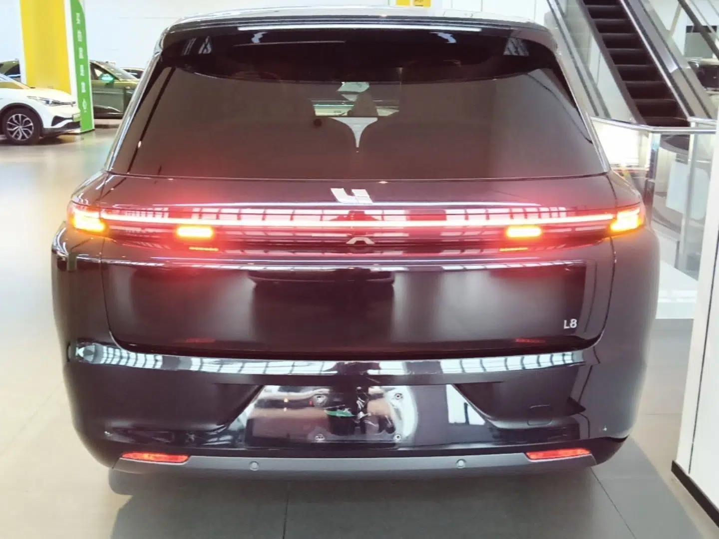 Li Auto L8 2023 Pro Model — миниатюра 5