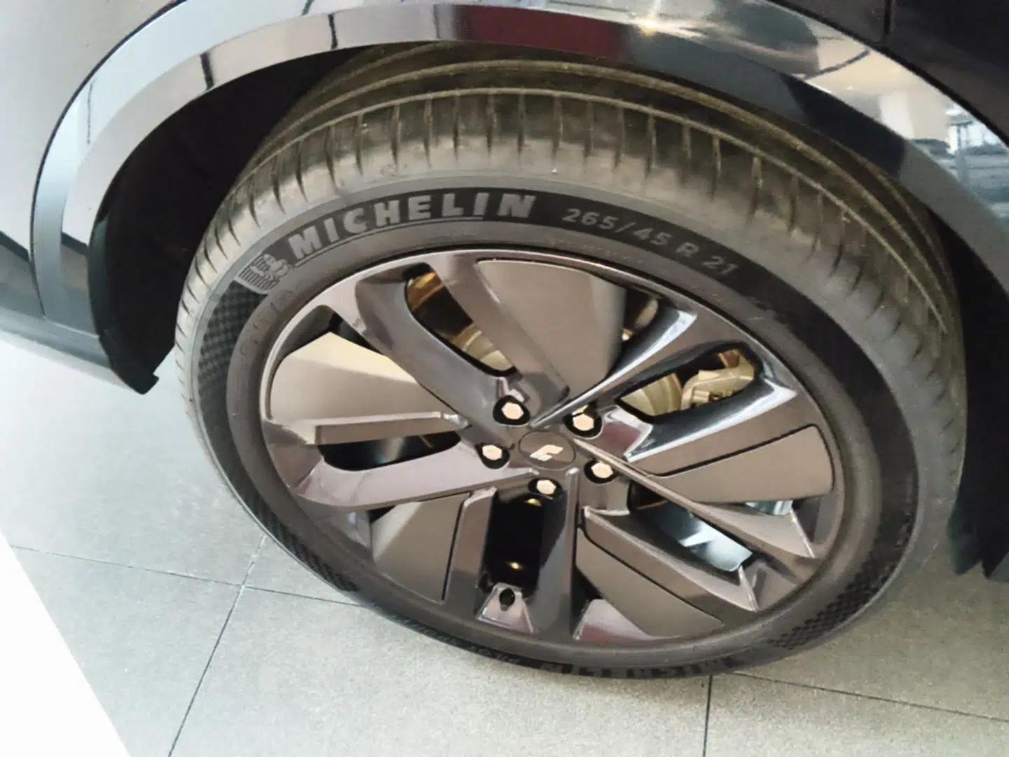 Li Auto L8 2023 Pro Model — миниатюра 10