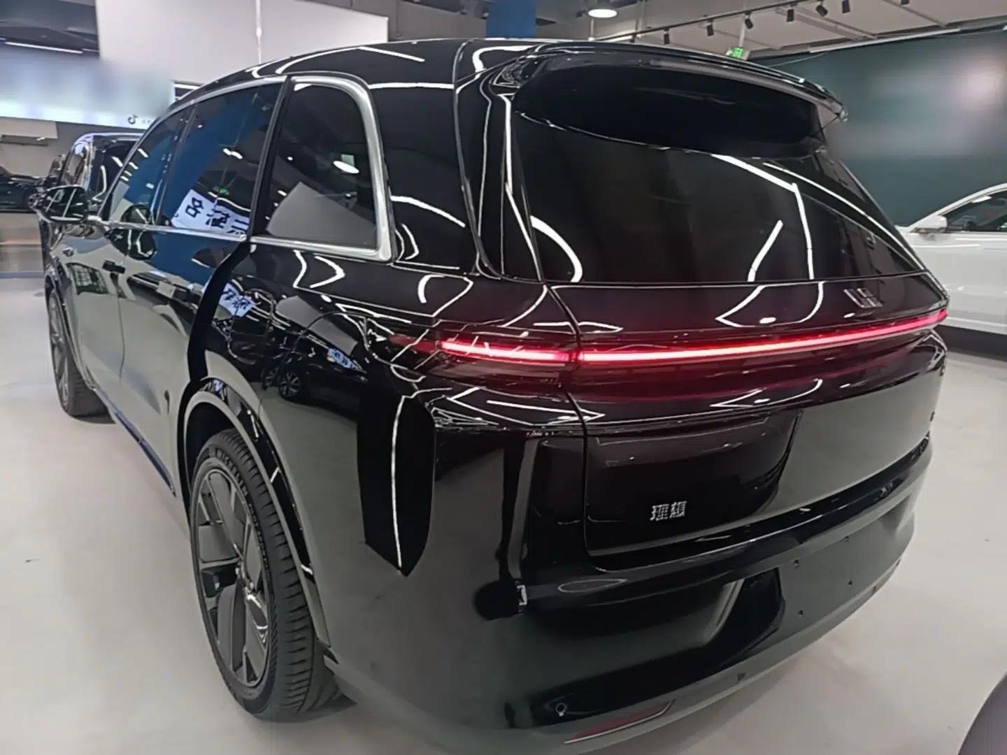 Li Auto L8 2025 Max Smart Refresh Edition — миниатюра 4
