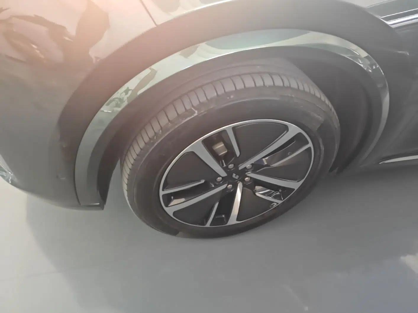 Li Auto L8 2024 Pro Model — миниатюра 9