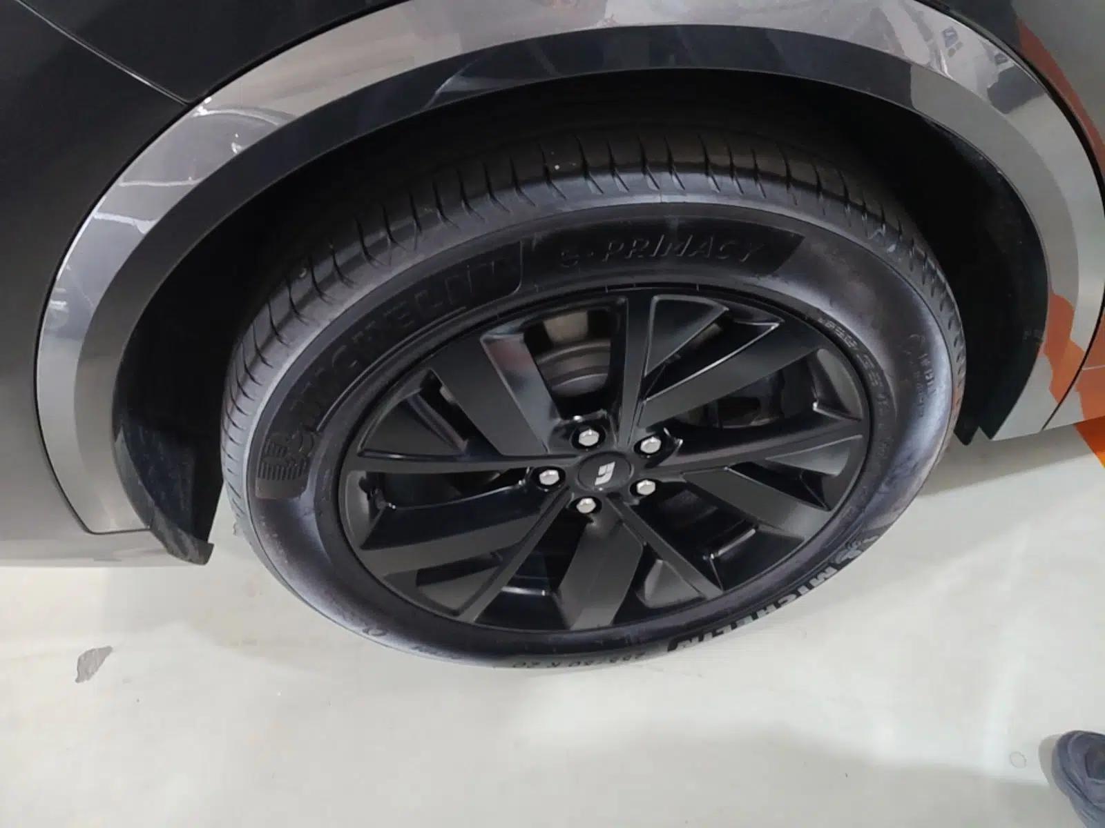Li Auto L8 2023 Pro Model — миниатюра 10