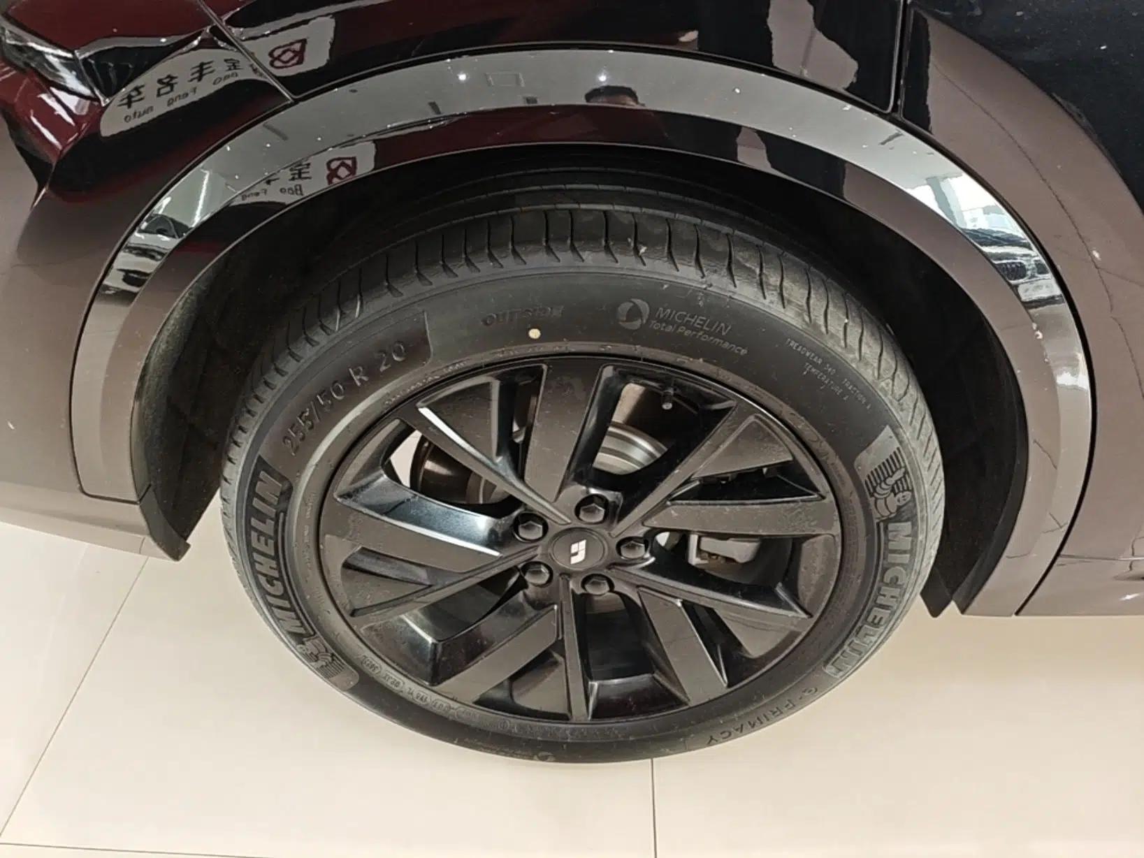 Li Auto L8 2023 Pro Model — миниатюра 10