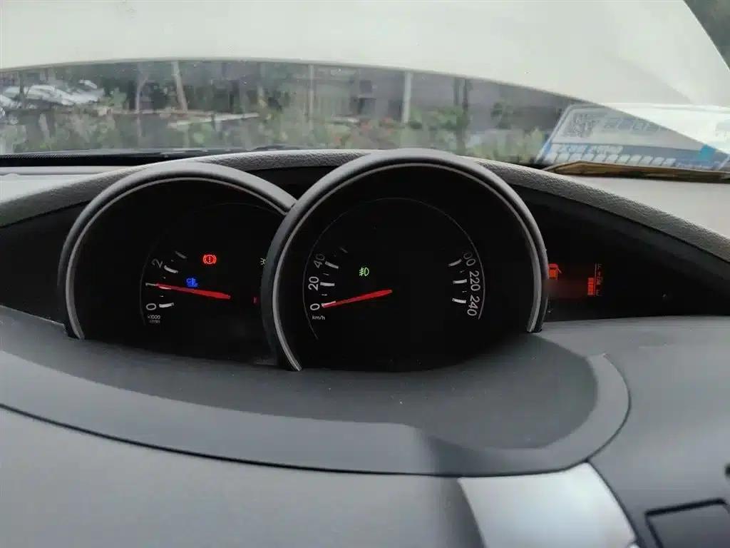 E'Z 2014 Star Shine 180G CVT Luxury Multi-functional Edition — миниатюра 4