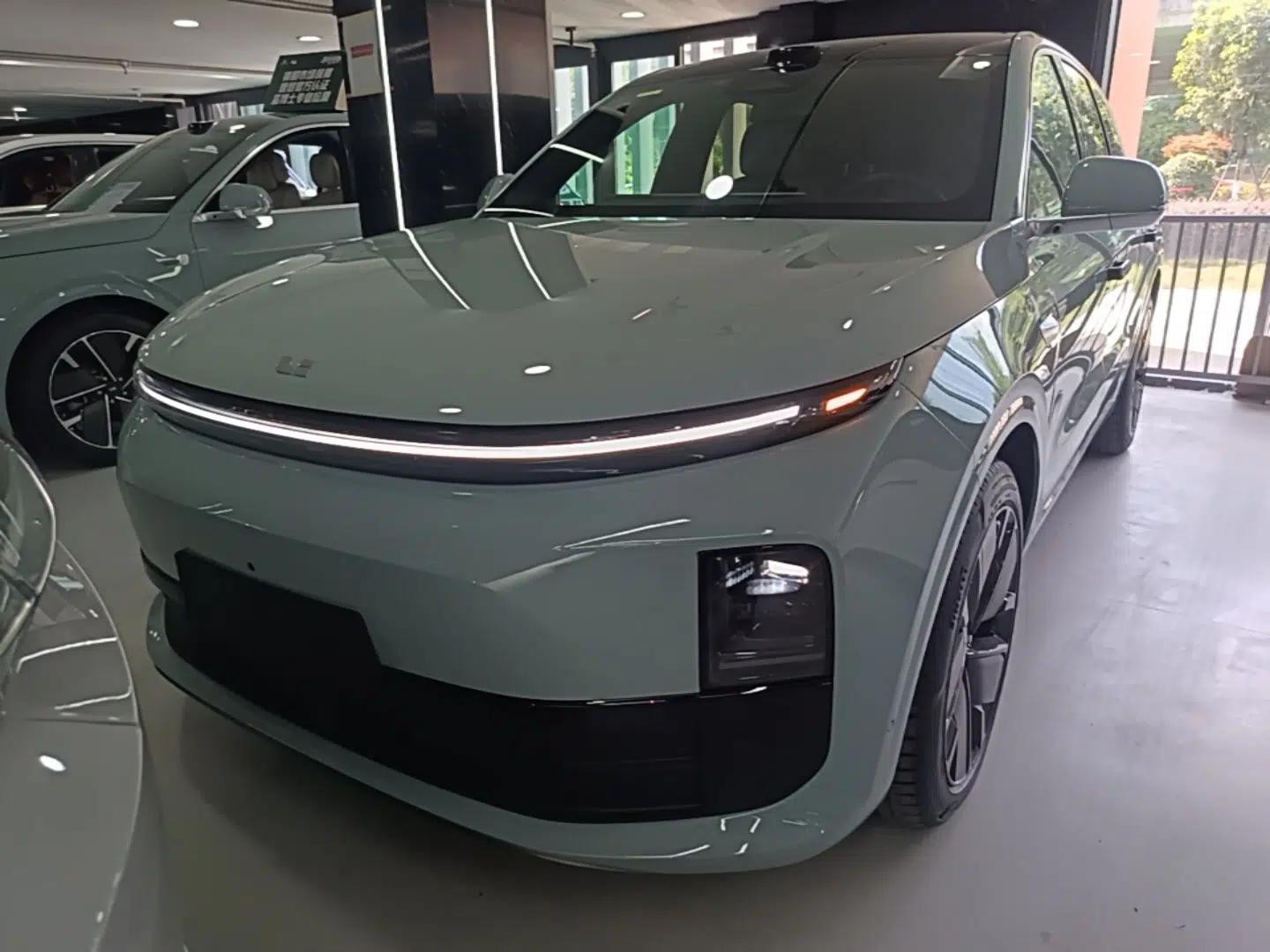 Li Auto L6 2025 Max Smart Refresh Edition — миниатюра 2