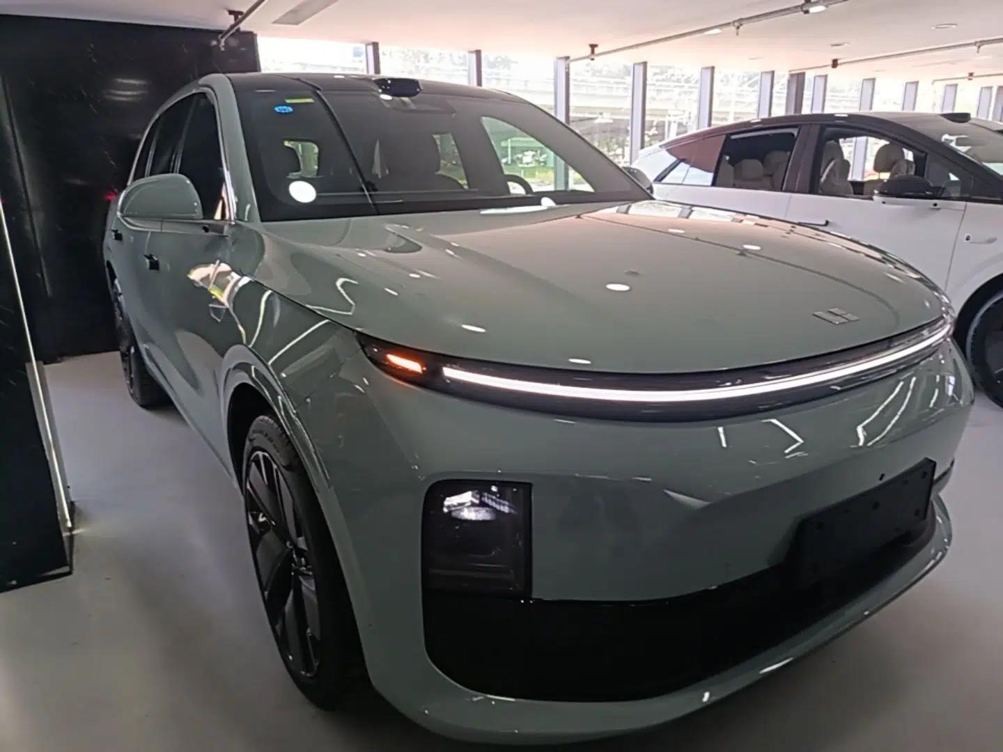 Li Auto L6 2025 Max Smart Refresh Edition — миниатюра 3