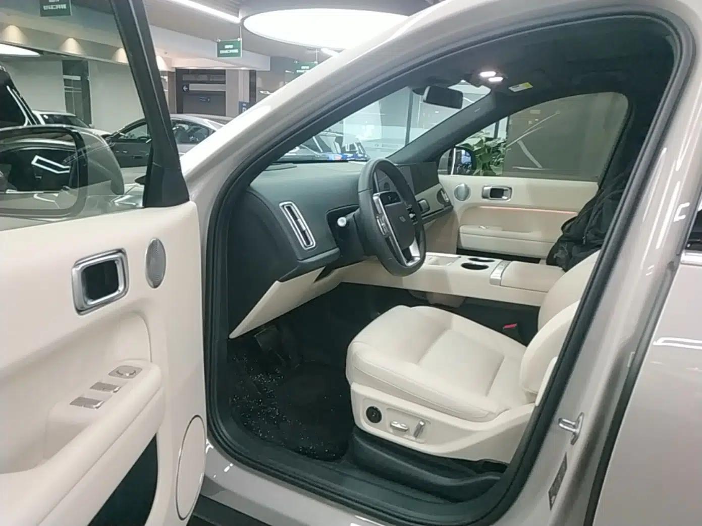 Li Auto L6 2025 Pro Smart Refresh Edition — миниатюра 19