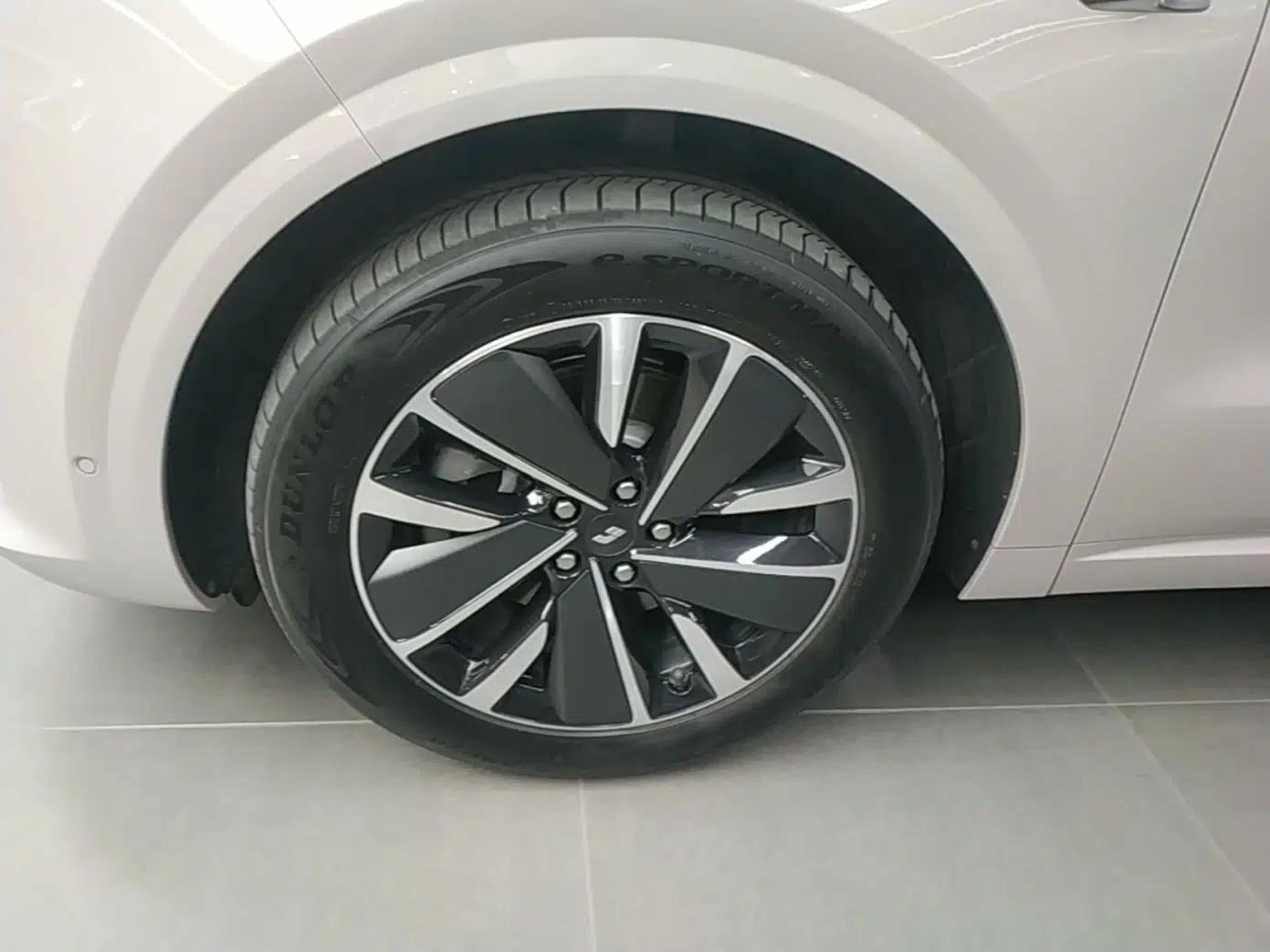 Li Auto L6 2025 Pro Smart Refresh Edition — миниатюра 8