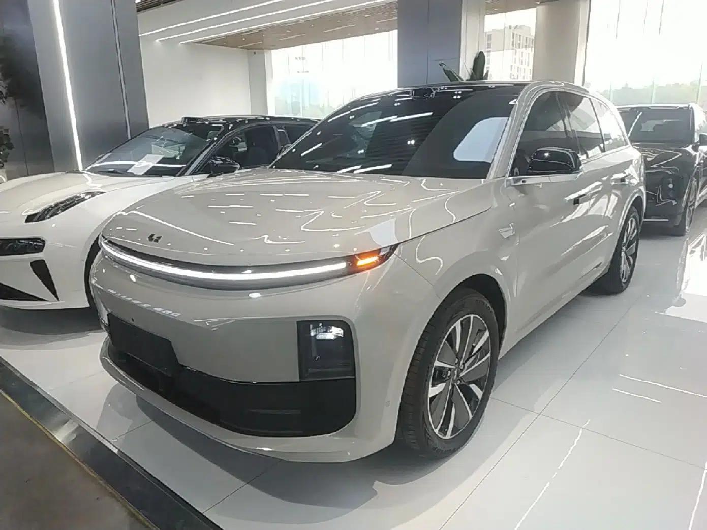 Li Auto L6 2025 Pro Smart Refresh Edition — миниатюра 1