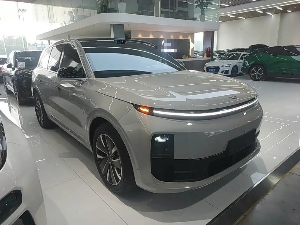 Li Auto L6 2025 Pro Smart Refresh Edition — миниатюра 3