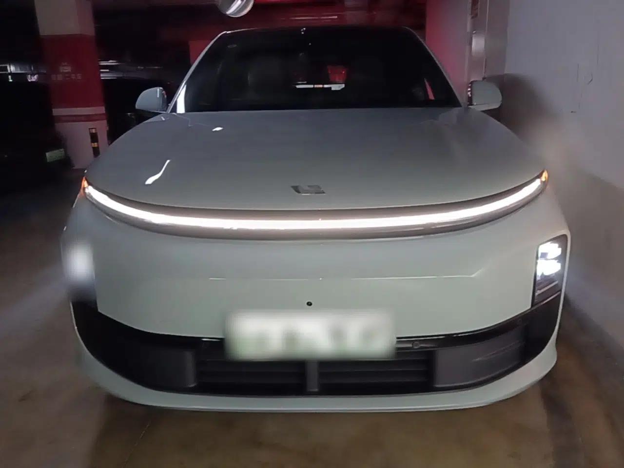 Li Auto L6 2025 Max Smart Refresh Edition — миниатюра 2