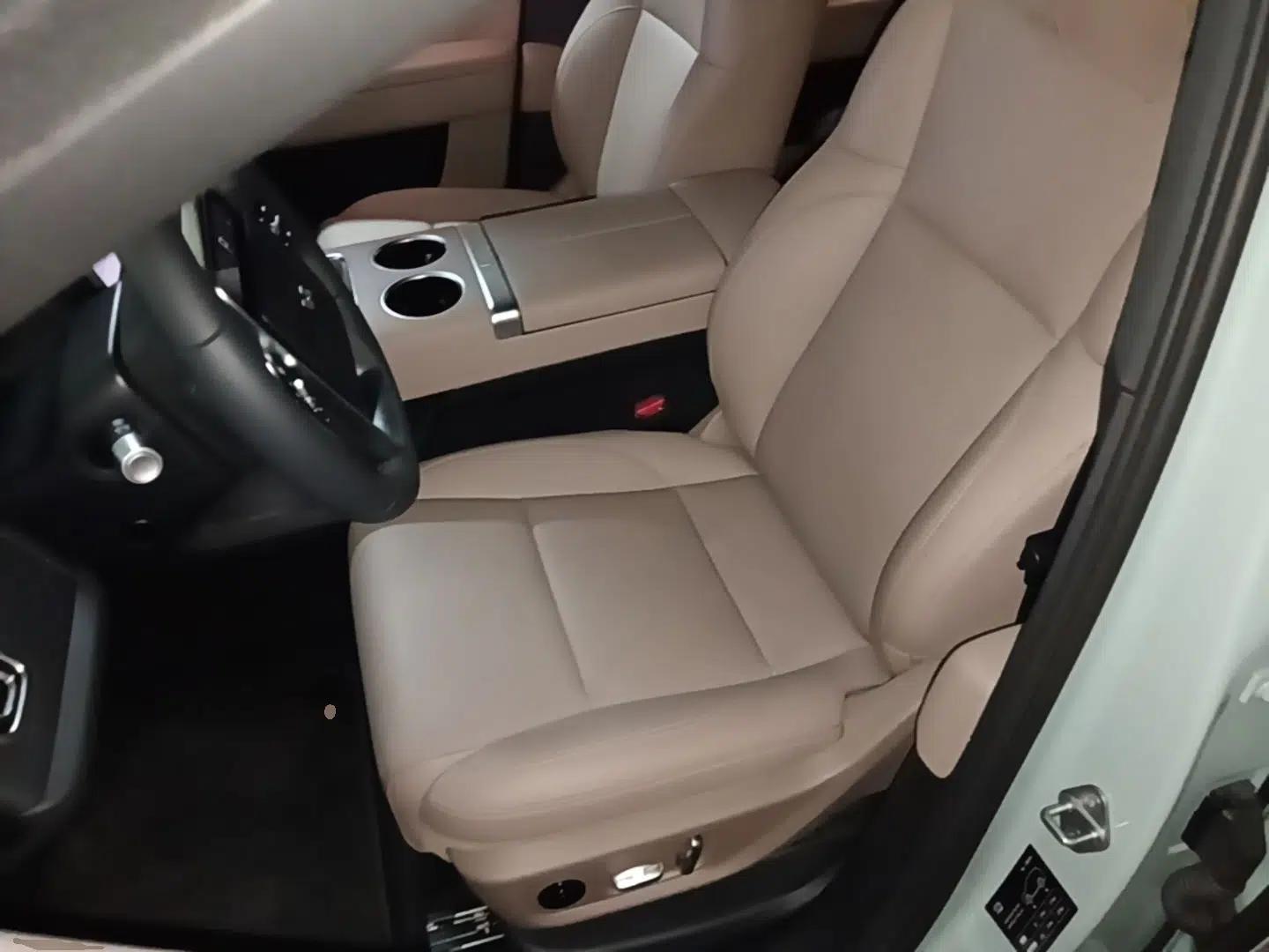 Li Auto L6 2025 Max Smart Refresh Edition — миниатюра 18