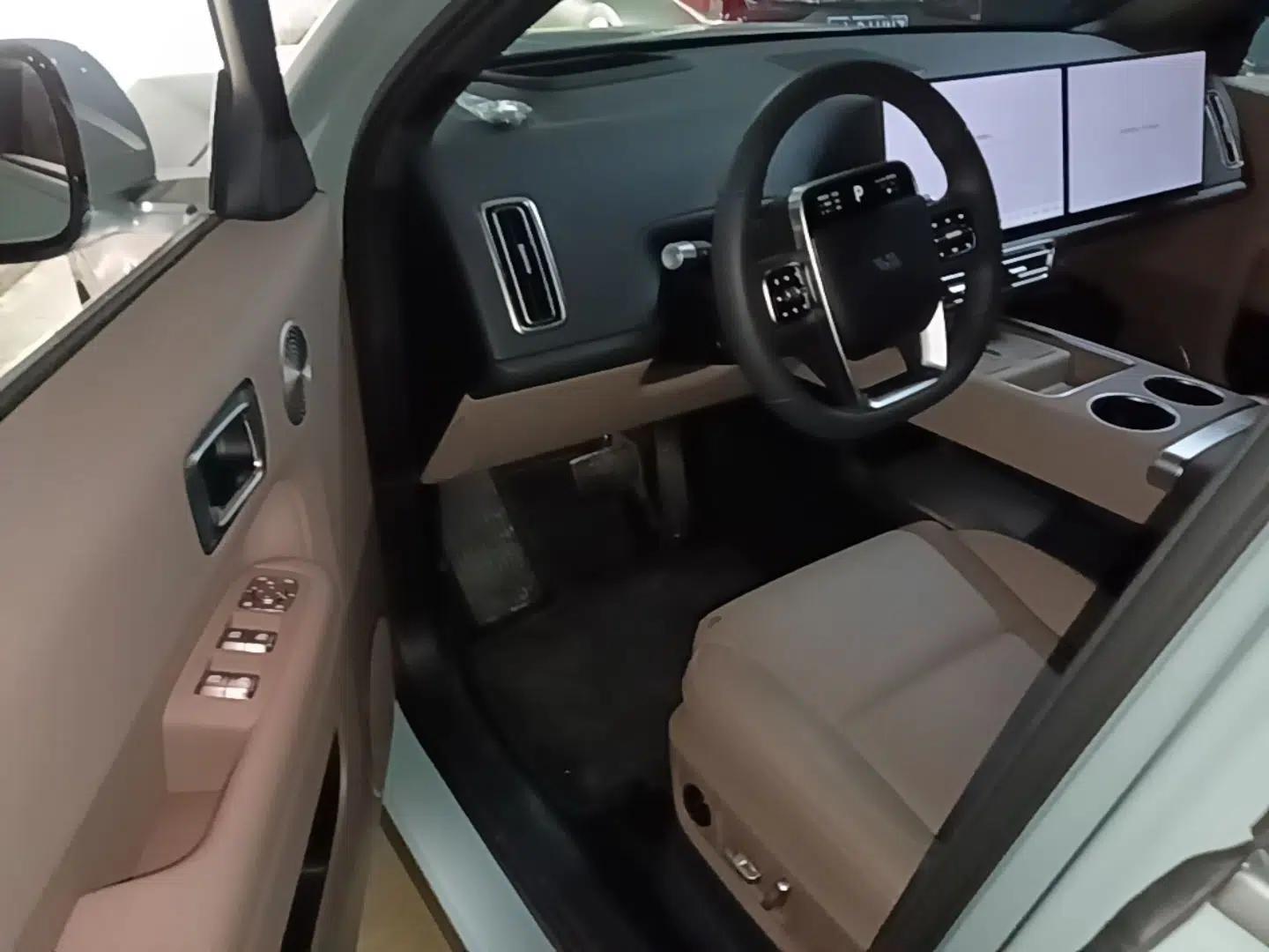 Li Auto L6 2025 Max Smart Refresh Edition — миниатюра 19
