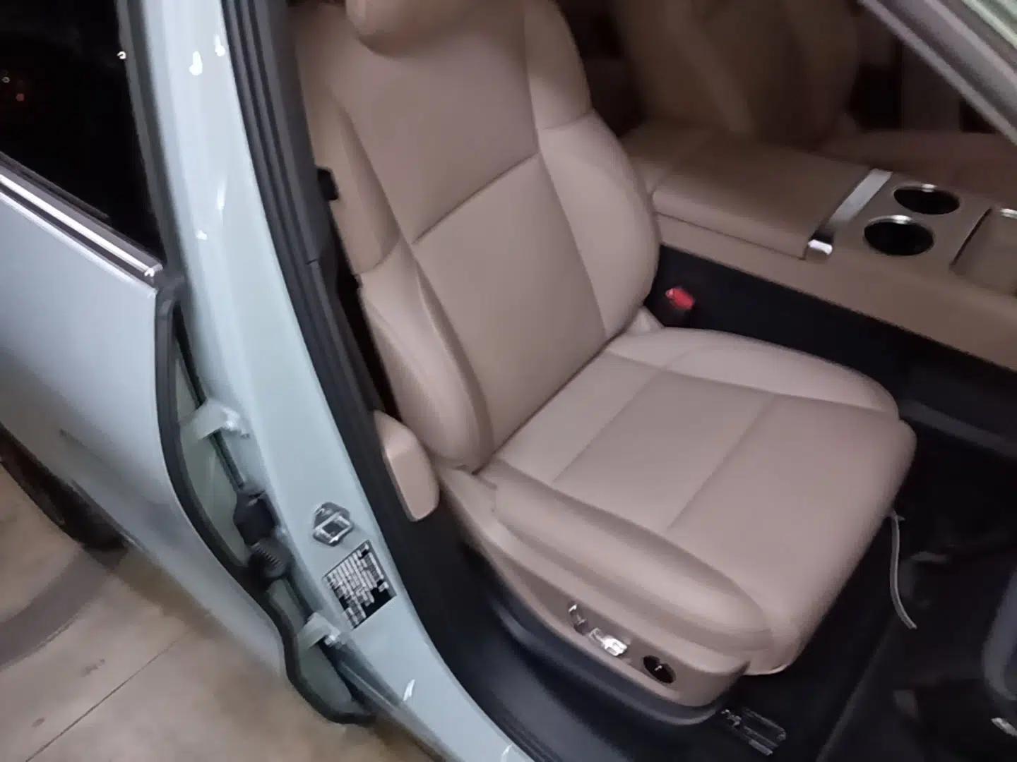Li Auto L6 2025 Max Smart Refresh Edition — миниатюра 23