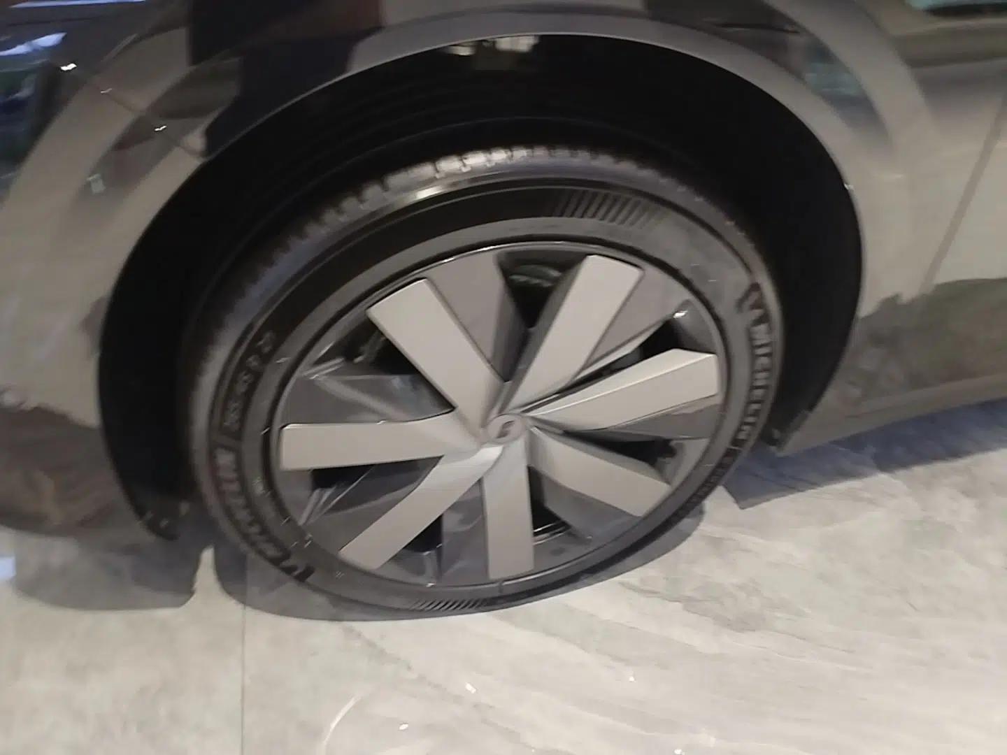 Li Auto i6 2025 Model Two-Wheel-Drive Standard Type — миниатюра 8