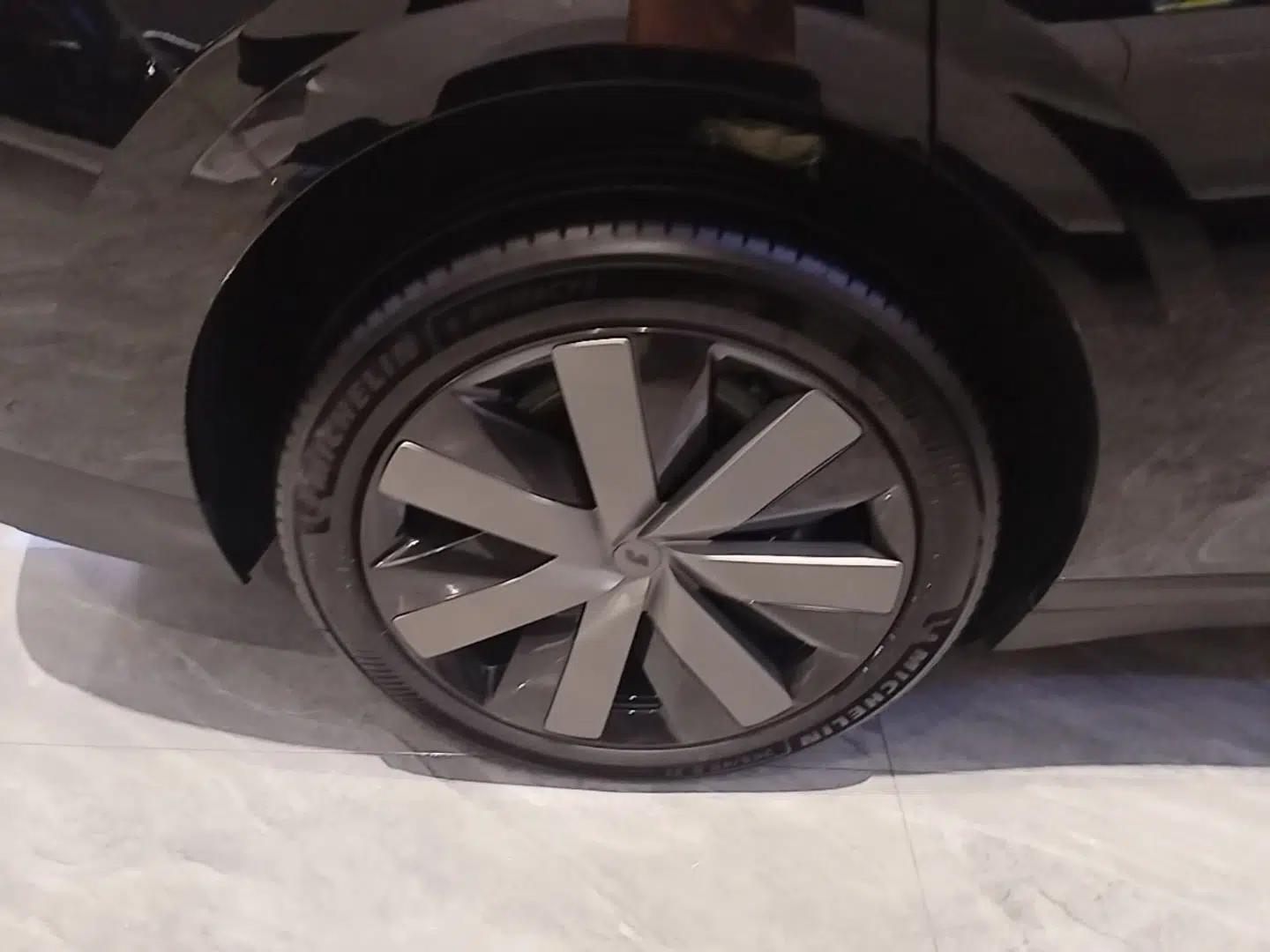 Li Auto i6 2025 Model Two-Wheel-Drive Standard Type — миниатюра 10
