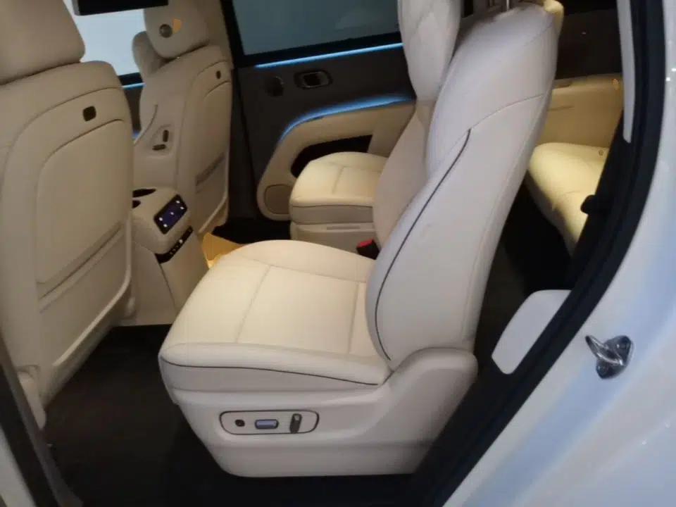 Li Auto i8 2025 Model Standard Version — миниатюра 20