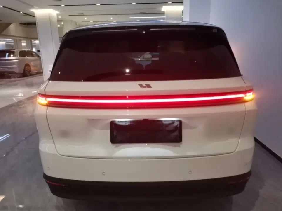 Li Auto i8 2025 Model Standard Version — миниатюра 5