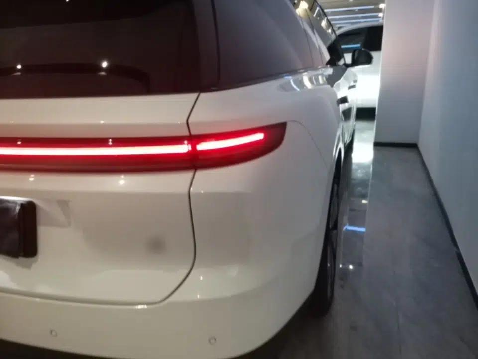 Li Auto i8 2025 Model Standard Version — миниатюра 7