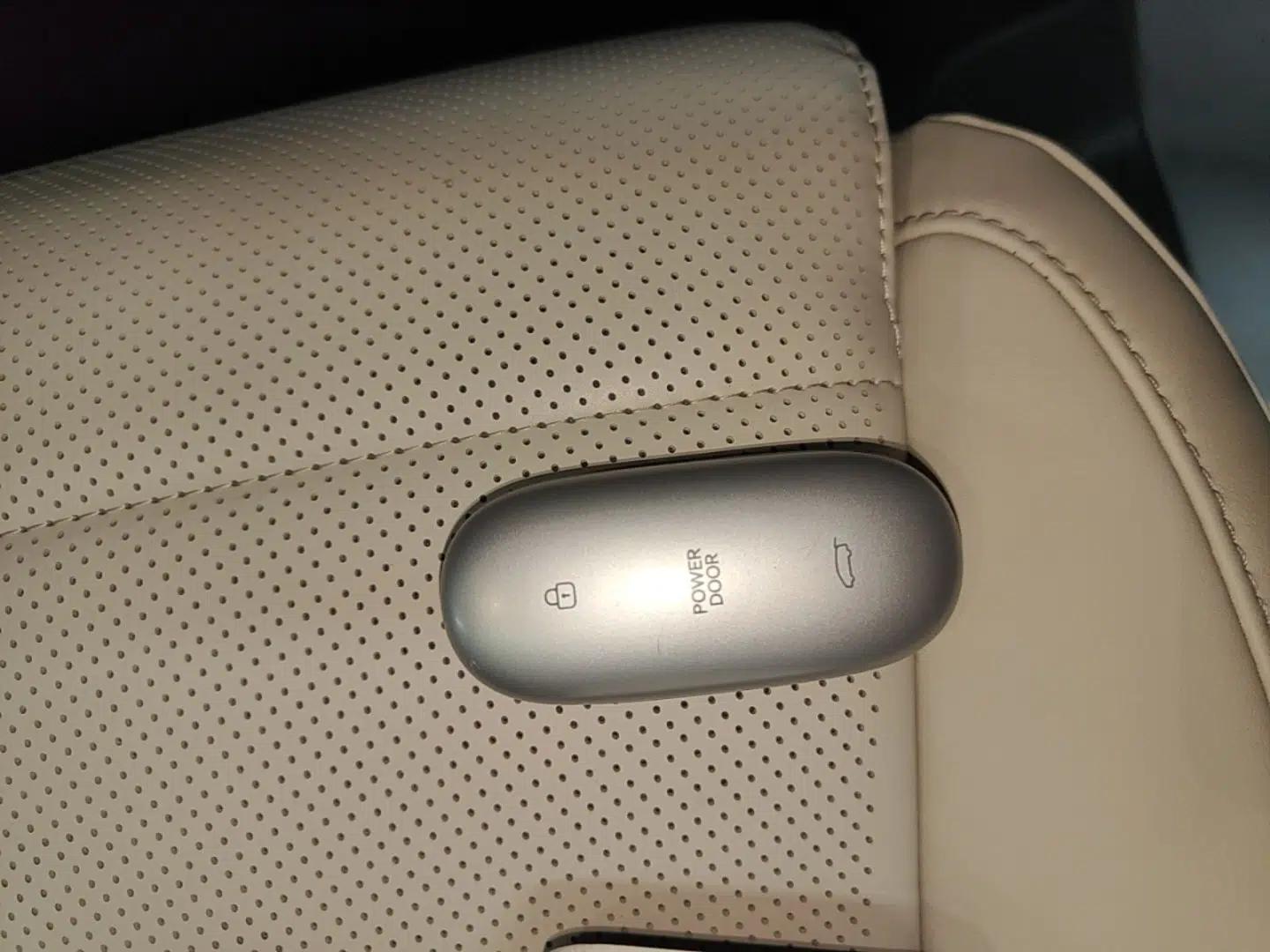 Li Auto MEGA 2024 Ultra Model — миниатюра 12