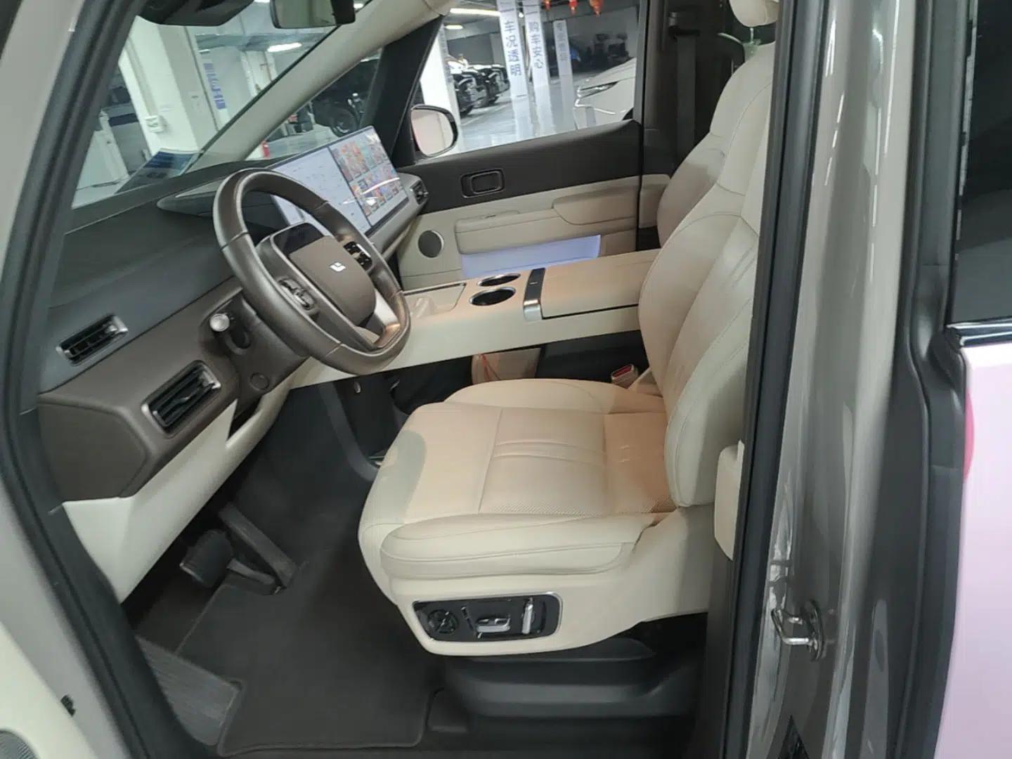 Li Auto MEGA 2024 Ultra Model — миниатюра 18