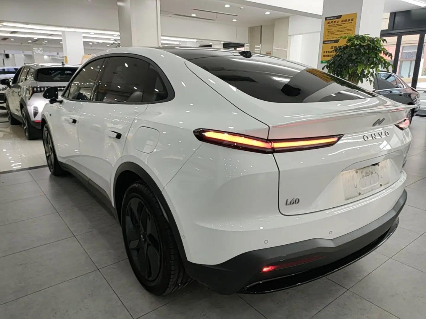ONVO L60 2024 60 kWh Rear-Drive Version — миниатюра 4