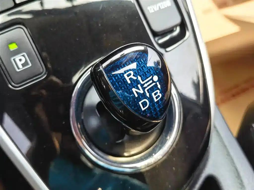 Corolla Hybrid E+ 2019 1.8L E-CVT Leading Edition — миниатюра 12