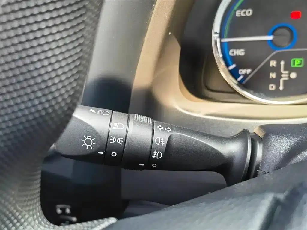 Corolla Hybrid E+ 2019 1.8L E-CVT Leading Edition — миниатюра 16