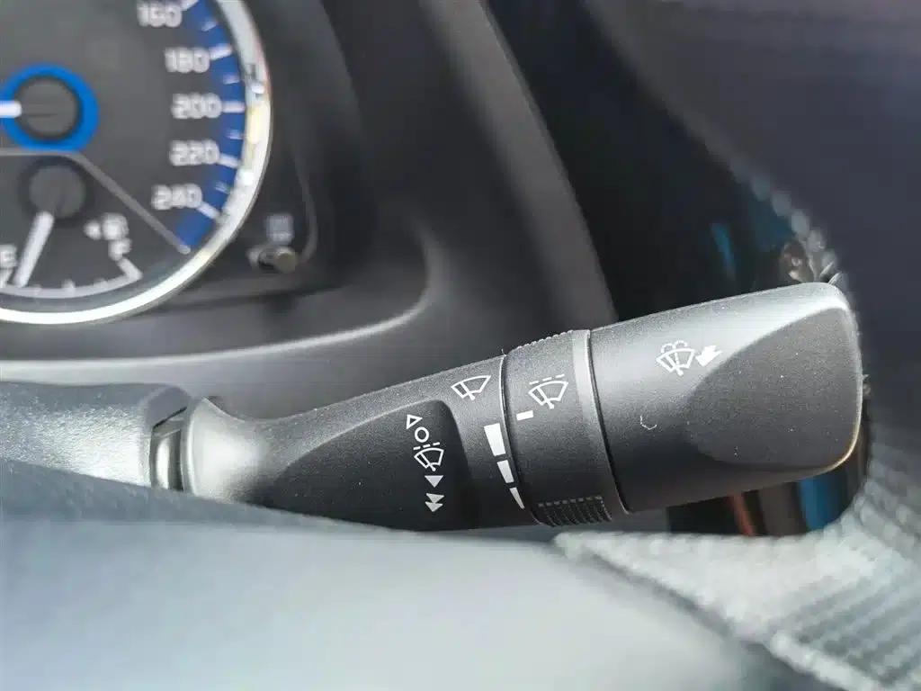 Corolla Hybrid E+ 2019 1.8L E-CVT Leading Edition — миниатюра 17