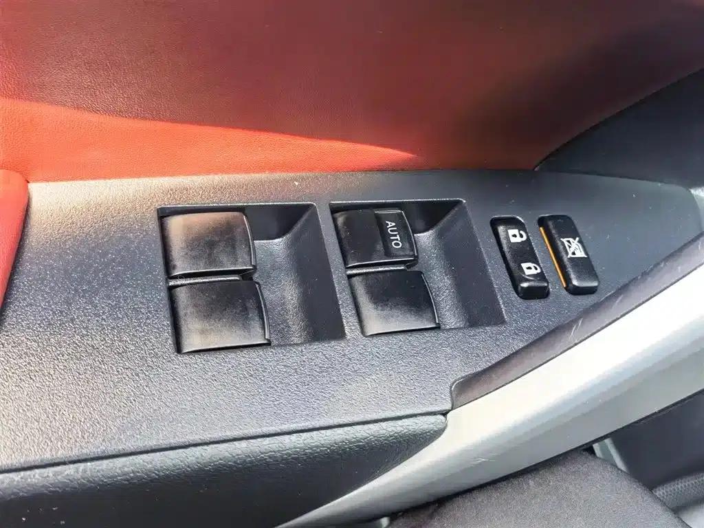 Corolla Hybrid E+ 2019 1.8L E-CVT Leading Edition — миниатюра 21