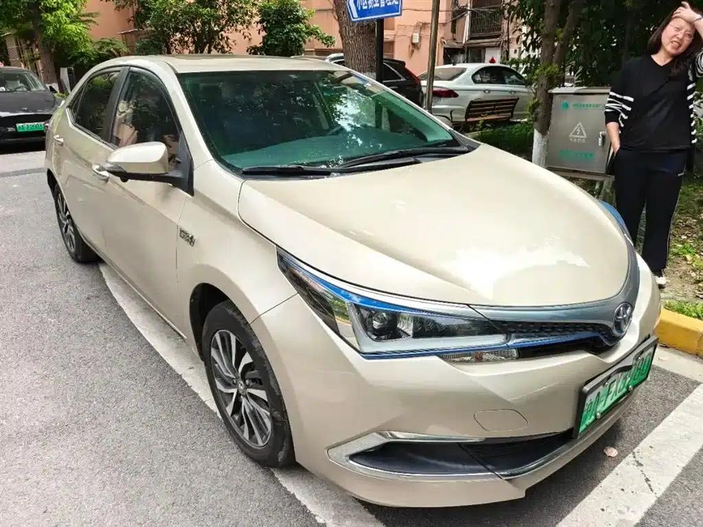 Corolla Hybrid E+ 2019 1.8L E-CVT Leading Edition — миниатюра 3