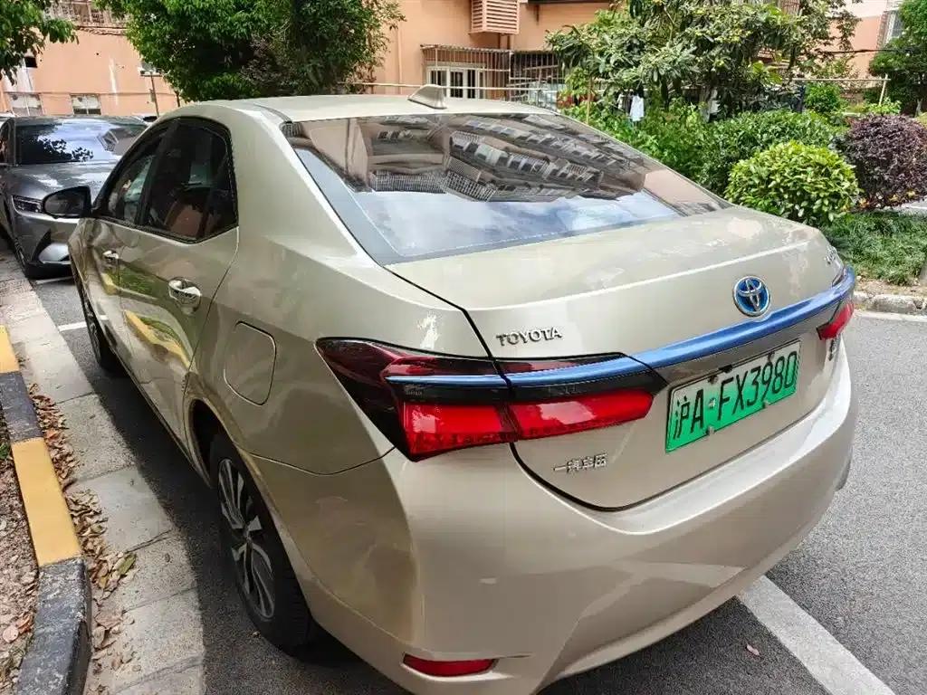 Corolla Hybrid E+ 2019 1.8L E-CVT Leading Edition — миниатюра 7